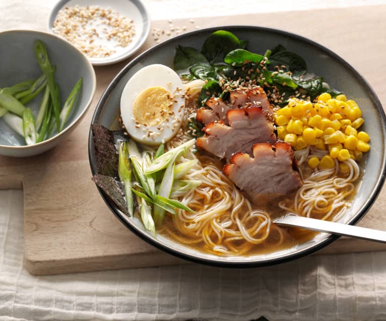 Ramen vs Ramyun, Traditional Japanese Ramen