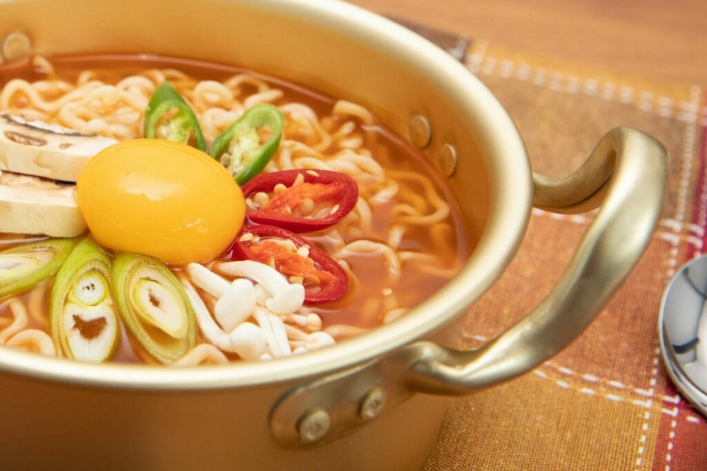 Ramen vs Ramyun, Spicy Korean Ramyun